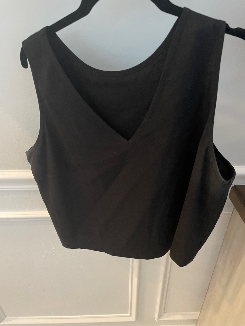 Black V-Neck Sleeveless Crop Top